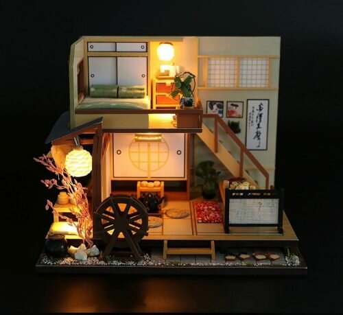 Japońskie Wakacje - domek dla lalek oświetlony